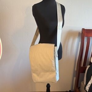 Incase Light Gray Laptop Messenger Bag